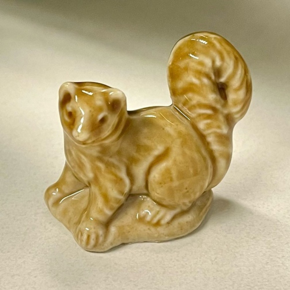 Wade Whimsie Pine Marten Ceramic Tan Figurine